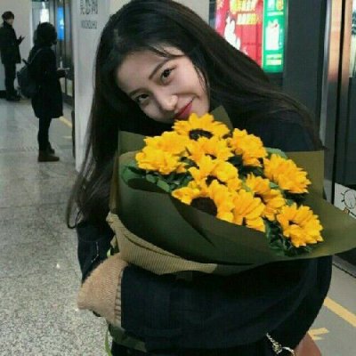 最新好看的网红女生头像大全图片(精选18张)