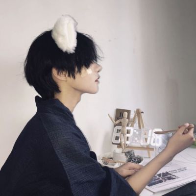 抖音上最火的男生头像图片(16张)