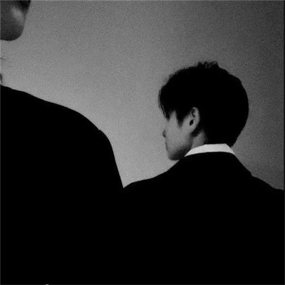 抖音上很火的男头像图片(18张)