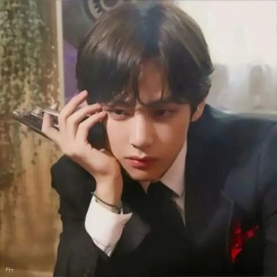 最近比较火的男生头像图片(共18张)