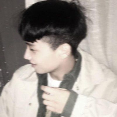 最近比较火的男生头像图片(共18张)