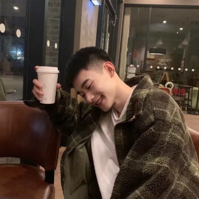 小众又好看的男生头像(精选20张)