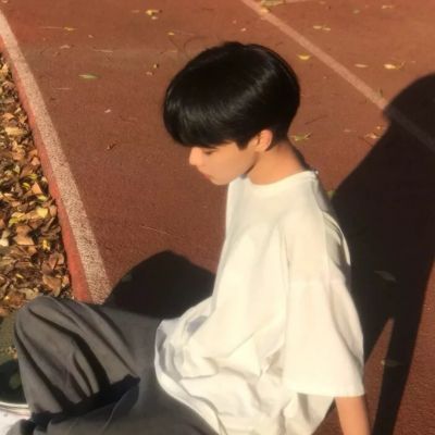 小众又好看的男生头像(精选20张)