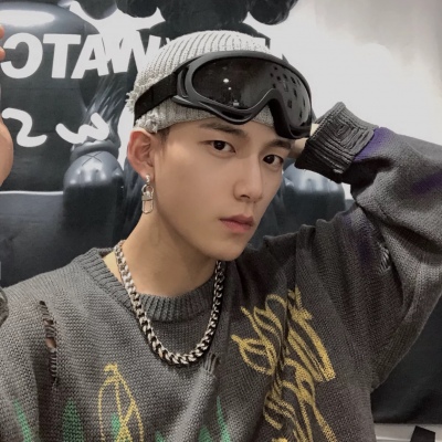 小众又好看的男生头像(精选20张)