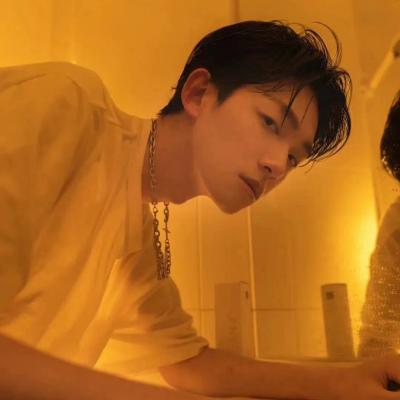 小众又好看的男生头像(精选20张)