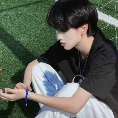 小众又好看的男生头像(精选20张)