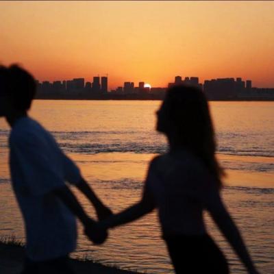 简约高端的小众情侣头像(精选16张)