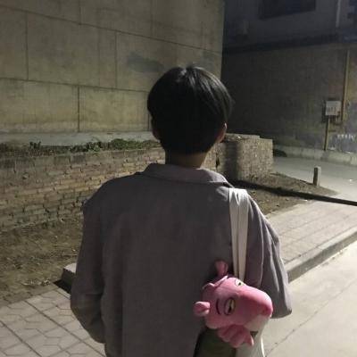 非常难发现的情侣头像一人一张(优选18张)