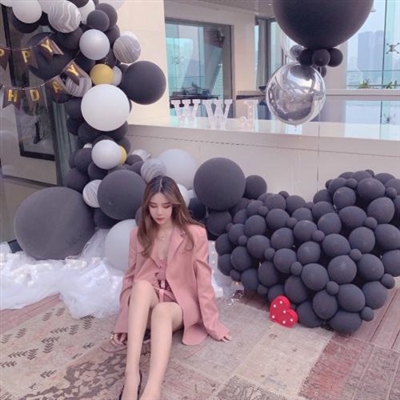 非常难发现的情侣头像一人一张(优选18张)