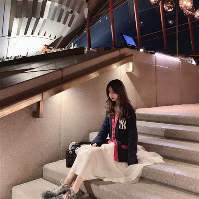 非常难发现的情侣头像一人一张(优选18张)