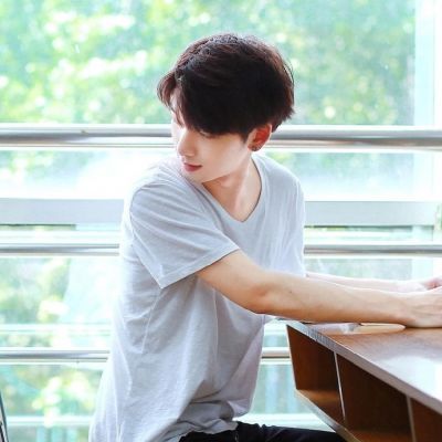 背影情侣头像一人一张(优选18张)