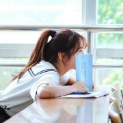 背影情侣头像一人一张(优选18张)