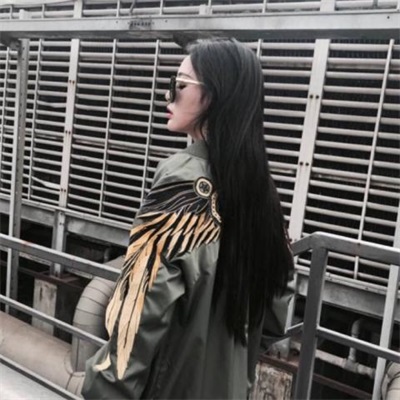 背影情侣头像一人一张(优选18张)