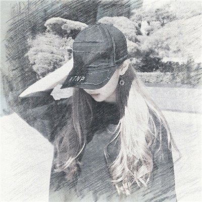 唯美好看的女生素描头像图片大全(精选16张)