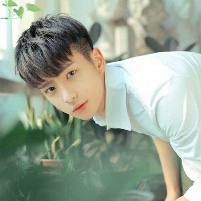 阳光笑容治愈男生头像(18张)