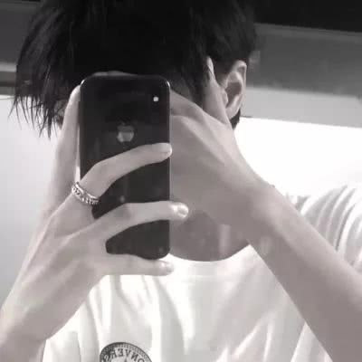 阳光笑容治愈男生头像(18张)