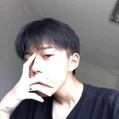 阳光笑容治愈男生头像(18张)