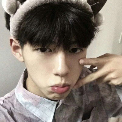 阳光笑容治愈男生头像(18张)