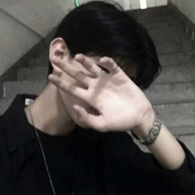 阳光笑容治愈男生头像(18张)