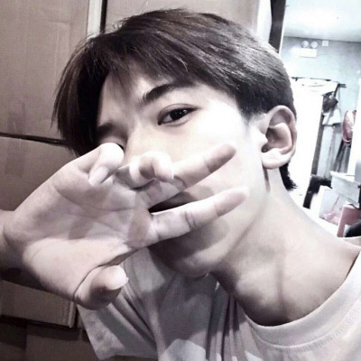 阳光笑容治愈男生头像(18张)