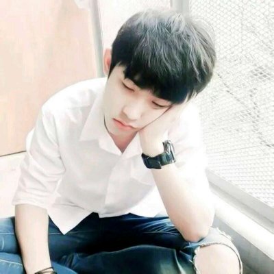 阳光笑容治愈男生头像(18张)