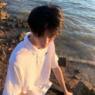 一个孤独的人适合用什么头像(优选18张)