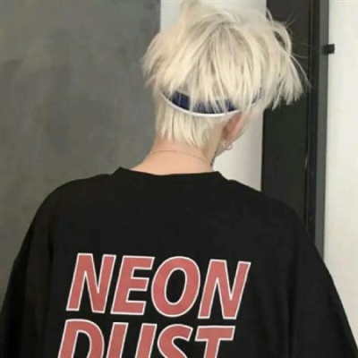 一个孤独的人适合用什么头像(优选18张)