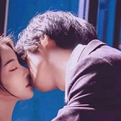 很甜很暖的情侣头像图片(优选16张)