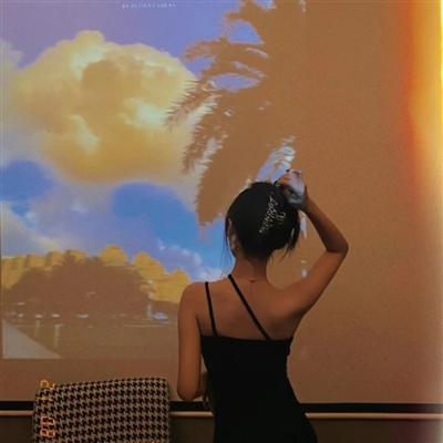 有气质漂亮女生头像图片(优选18张)