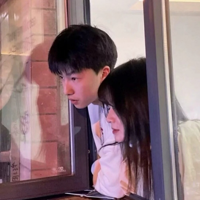 青春好看的情侣头像大全图片(共16张)