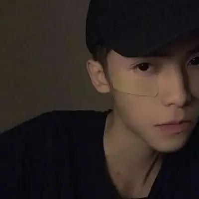 超酷高冷的男生头像(优选18张)