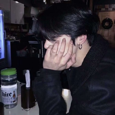 超酷高冷的男生头像(优选18张)