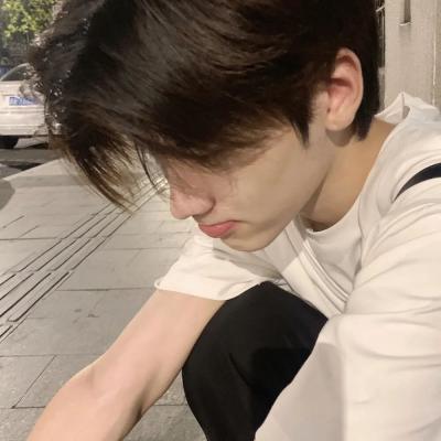 超酷高冷的男生头像(优选18张)