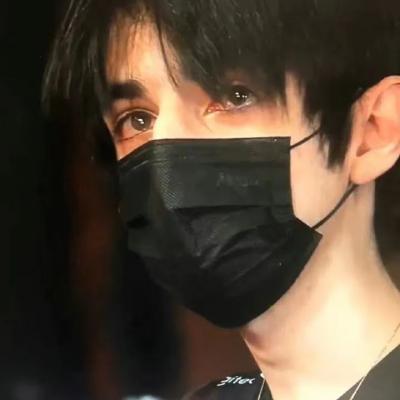 超酷高冷的男生头像(优选18张)