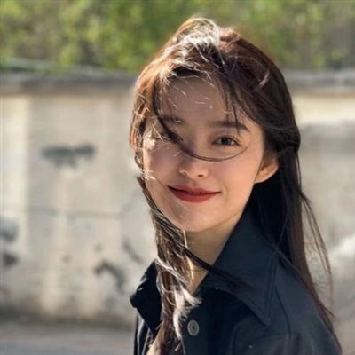 2023最火微博女生头像图片(精选18张)