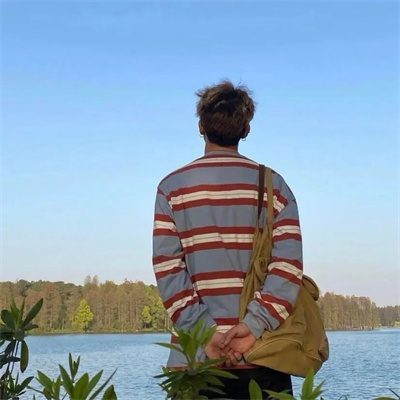 高清好看的帅气冷酷男生背影头像图片大全(共16张)