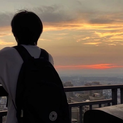 冷酷头像男生背影头像(优选16张)