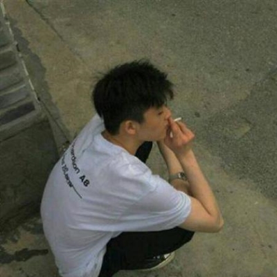 冷酷头像男生背影头像(优选16张)