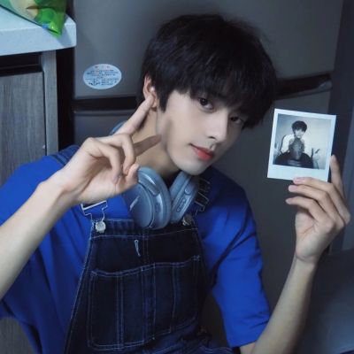 成熟小众风格高颜值男生头像图片(精选18张)