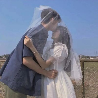 最近网上很火的情侣头像(精选18张)