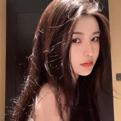 高质量小众女生头像(精选20张)