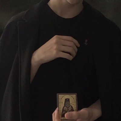 男生高端大气气质头像(20张)