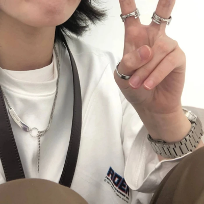 男生高端大气气质头像(20张)