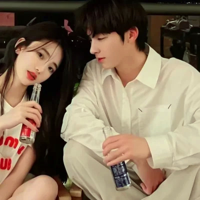 2023年最火爆的情侣头像(共18张)