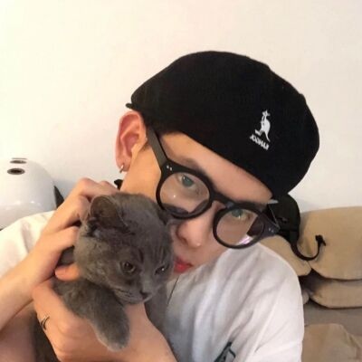 男生头像冷酷帅气图片(18张)