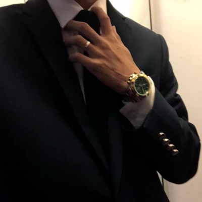 霸气西装男头像图片(18张)