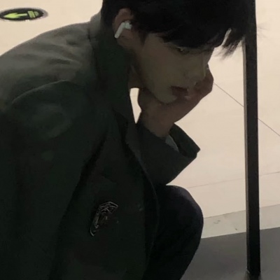 颜值高的男生正脸头像(16张)