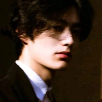 颜值高的男生正脸头像(16张)