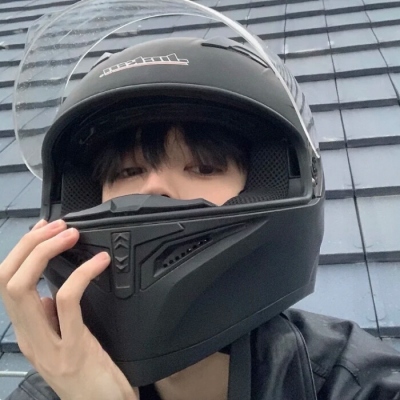 让人惊呼神仙颜值的男生帅气头像图片(18张)