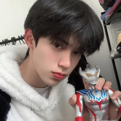 让人惊呼神仙颜值的男生帅气头像图片(18张)